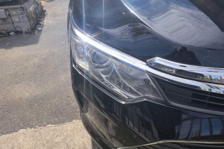 Used Toyota Camry 2016 2.0G 10th Anniversary Leading Edition Right Front Headlight