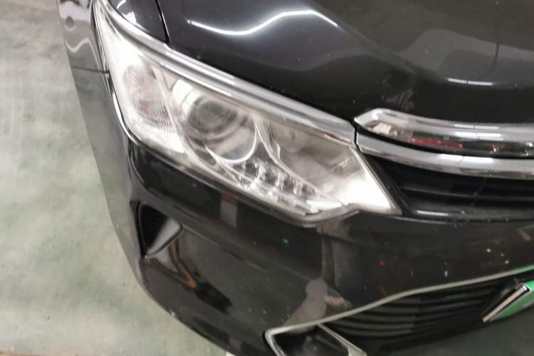 Used Toyota Camry 2016 2.0G 10th Anniversary Leading Edition Right Front Headlight