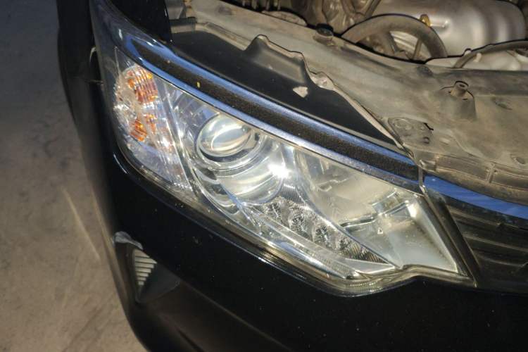 Used Toyota Camry 2016 2.0G 10th Anniversary Leading Edition Right Front Headlight