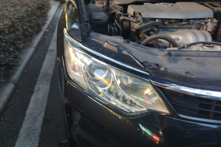 Used Toyota Camry 2016 2.0E 10th Anniversary Elite Edition Right Front Headlight