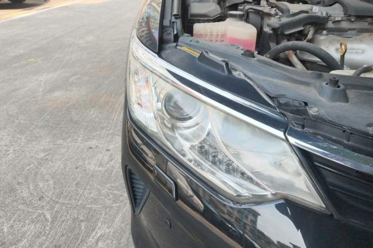 Used Toyota Camry 2016 Dual-Engine 2.5 HG 10th Anniversary Deluxe Navigation Edition Right Front Headlight