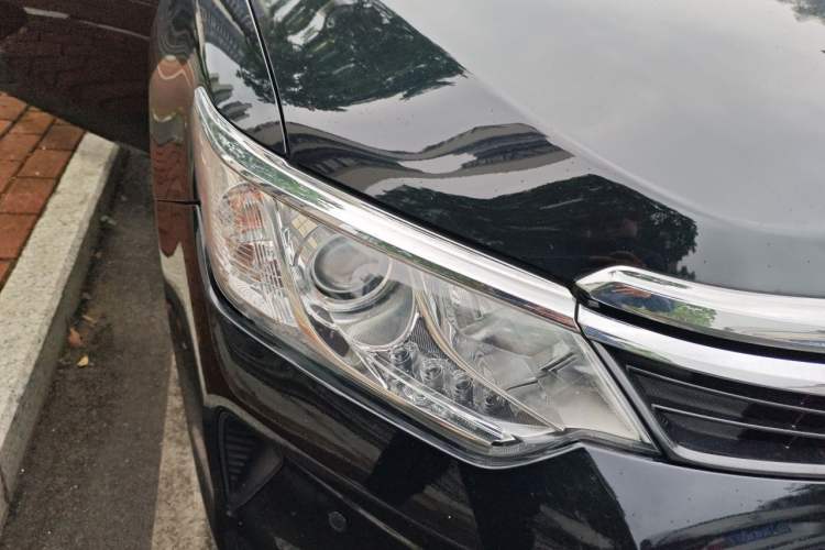 Used Toyota Camry 2016 2.0G 10th Anniversary Leading Edition Right Front Headlight
