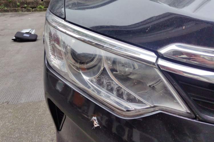 Used Toyota Camry 2016 2.0G 10th Anniversary Leading Edition Right Front Headlight