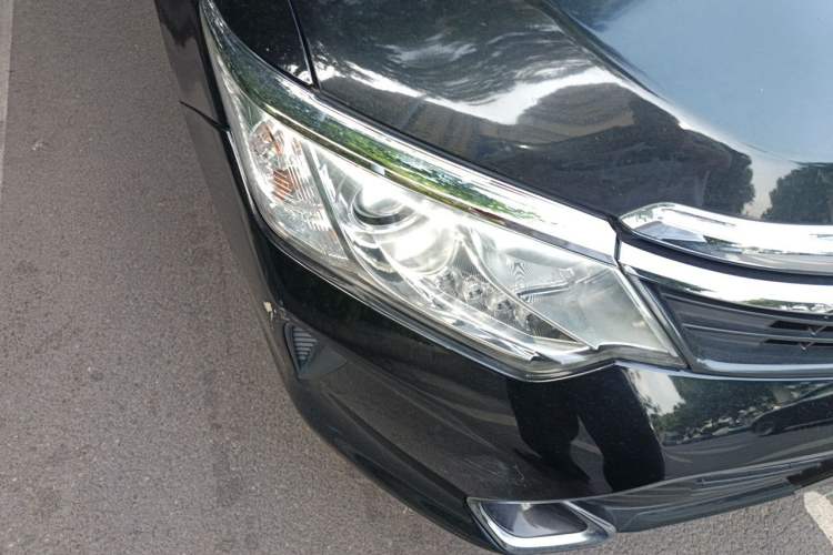 Used Toyota Camry 2016 2.0G 10th Anniversary Leading Edition Right Front Headlight