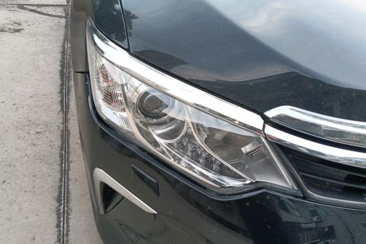 Used Toyota Camry 2016 2.5G 10th Anniversary Deluxe Navigation Edition Right Front Headlight