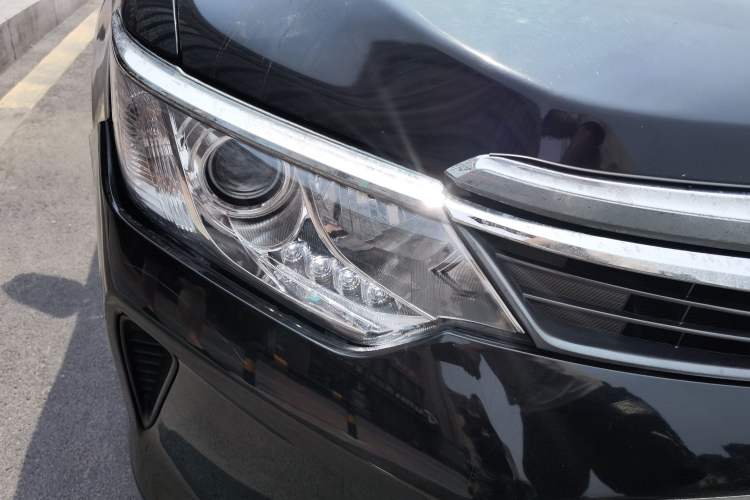 Used Toyota Camry 2016 2.0E 10th Anniversary Elite Edition Right Front Headlight