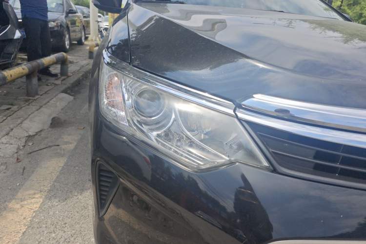 Used Toyota Camry 2016 2.0G 10th Anniversary Leading Edition Right Front Headlight