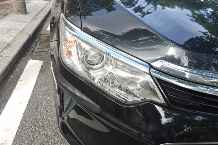 Used Toyota Camry 2016 2.0E 10th Anniversary Elite Edition Right Front Headlight
