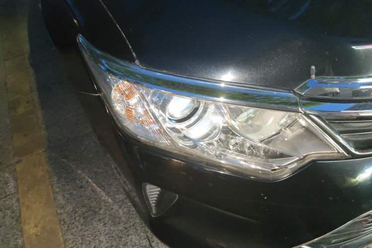 Used Toyota Camry 2016 2.0G 10th Anniversary Leading Edition Right Front Headlight