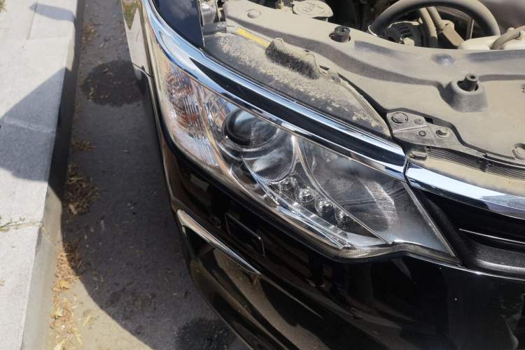 Used Toyota Camry 2016 2.5G 10th Anniversary Deluxe Navigation Edition Right Front Headlight