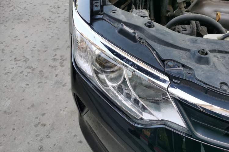 Used Toyota Camry 2016 2.0G 10th Anniversary Leading Edition Right Front Headlight