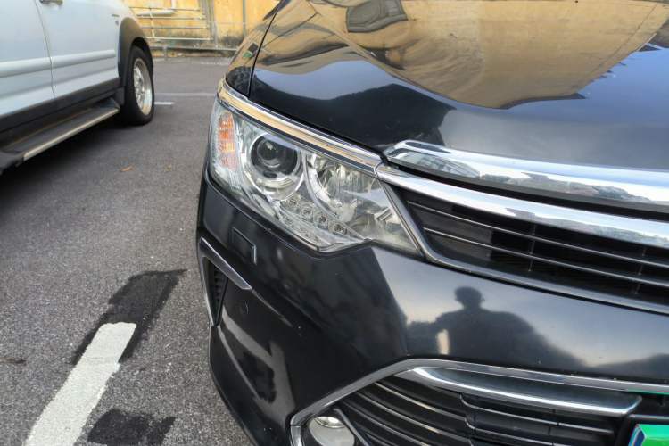 Used Toyota Camry 2016 2.5G 10th Anniversary Deluxe Navigation Edition Right Front Headlight