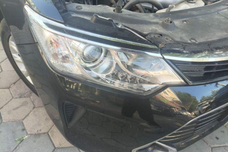 Used Toyota Camry 2016 2.0G 10th Anniversary Leading Edition Right Front Headlight