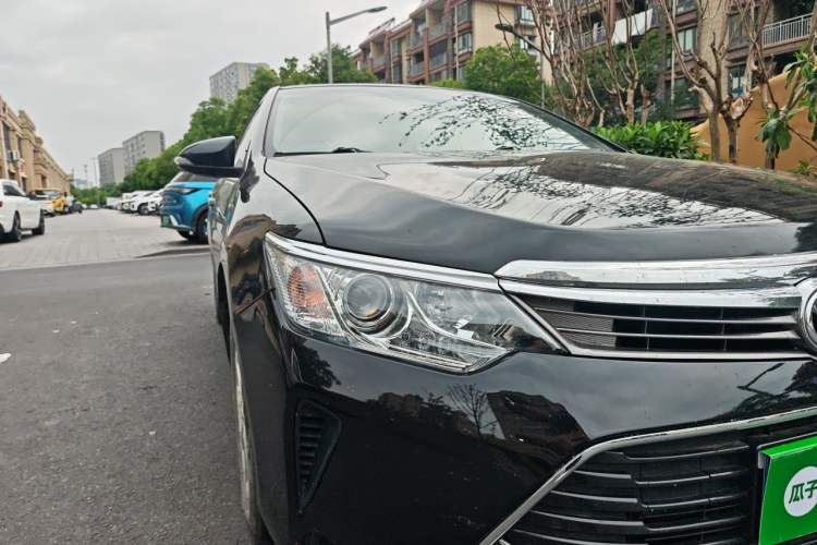 Used Toyota Camry 2016 2.0G 10th Anniversary Leading Edition Right Front Headlight