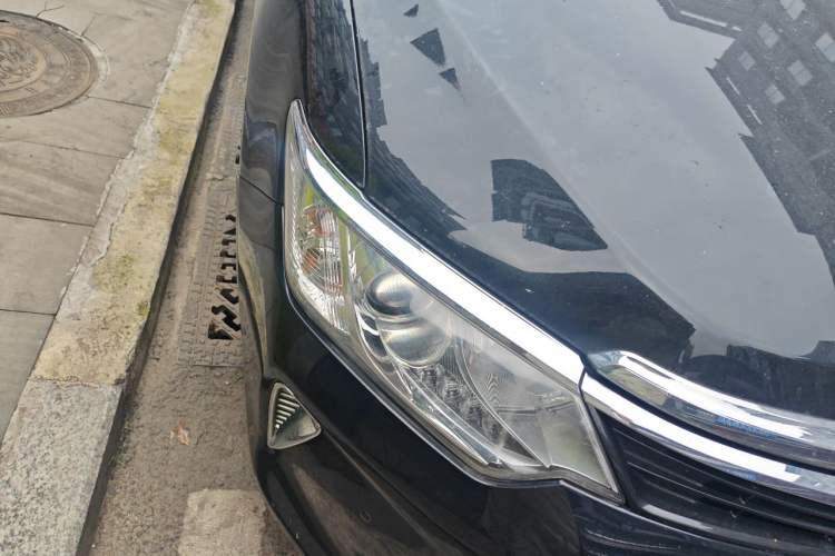 Used Toyota Camry 2016 2.0G 10th Anniversary Leading Edition Right Front Headlight