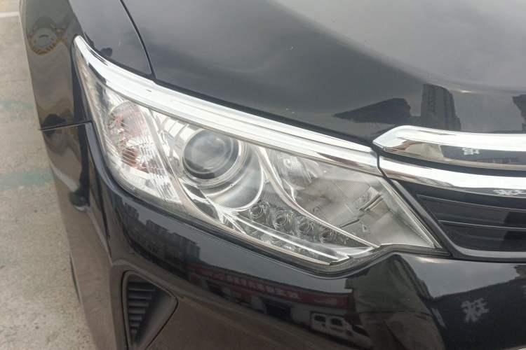 Used Toyota Camry 2016 2.0E 10th Anniversary Elite Edition Right Front Headlight