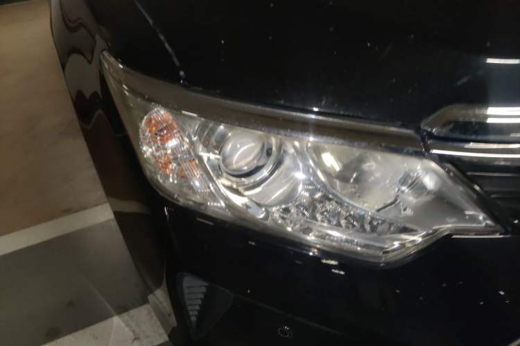 Used Toyota Camry 2016 2.0G 10th Anniversary Leading Edition Right Front Headlight