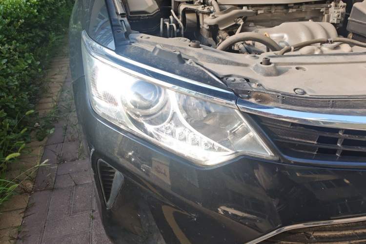 Used Toyota Camry 2016 2.0G 10th Anniversary Leading Edition Right Front Headlight