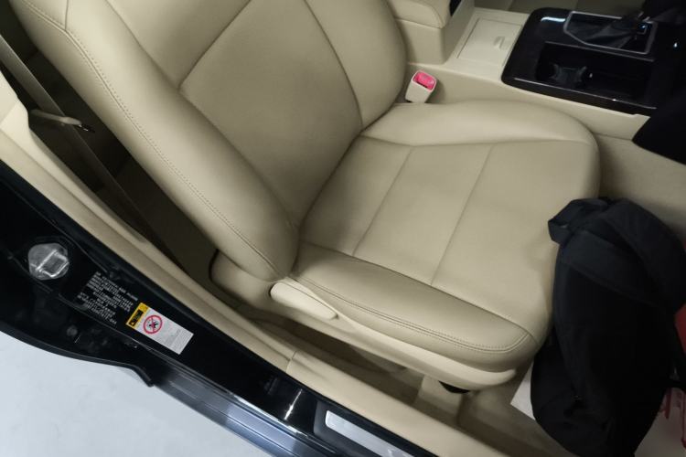 Used Toyota Camry 2016 2.0E 10th Anniversary Elite Edition Right Front Seat
