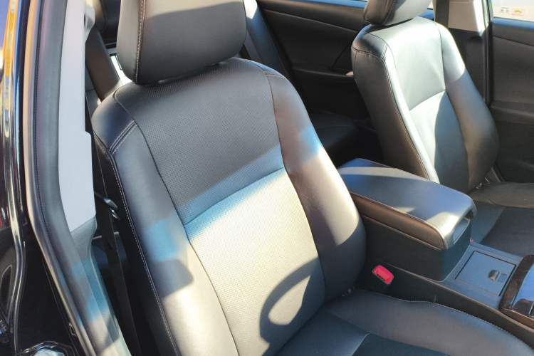 Used Toyota Camry 2016 2.0G 10th Anniversary Leading Edition Right Front Seat