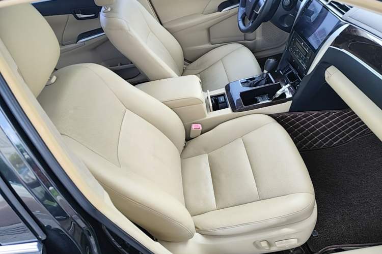 Used Toyota Camry 2016 2.0G 10th Anniversary Leading Edition Right Front Seat
