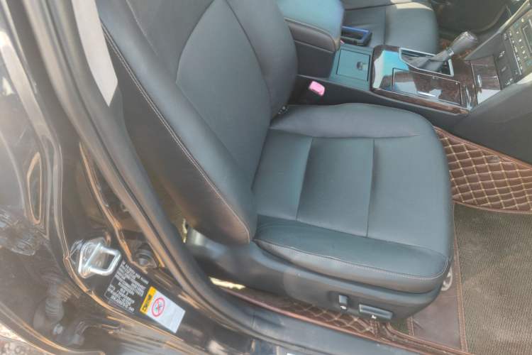 Used Toyota Camry 2016 2.0G 10th Anniversary Leading Edition Right Front Seat