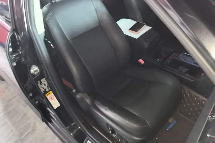 Used Toyota Camry 2016 2.0G 10th Anniversary Leading Edition Right Front Seat
