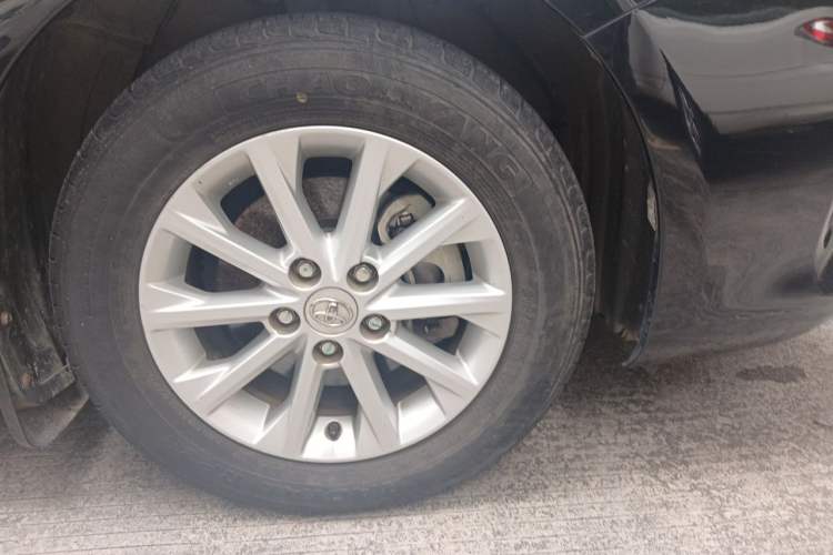 Used Toyota Camry 2016 Dual-Engine 2.5 HG 10th Anniversary Deluxe Navigation Edition Right Front Wheel Hub
