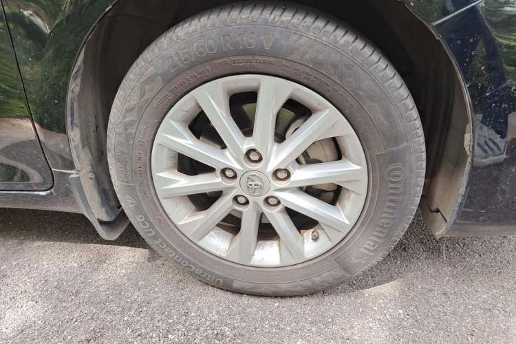 Used Toyota Camry 2016 2.0G 10th Anniversary Leading Edition Right Front Wheel Hub