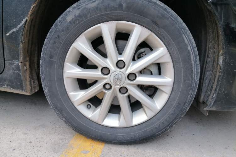 Used Toyota Camry 2016 2.0G 10th Anniversary Leading Edition Right Front Wheel Hub