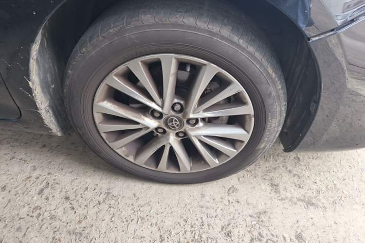 Used Toyota Camry 2016 2.5G 10th Anniversary Deluxe Navigation Edition Right Front Wheel Hub