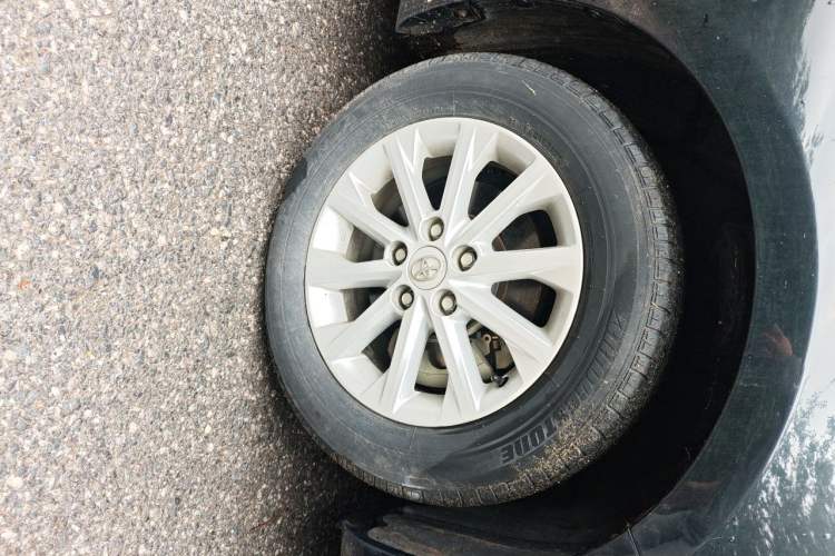 Used Toyota Camry 2016 2.0G 10th Anniversary Leading Edition Right Front Wheel Hub