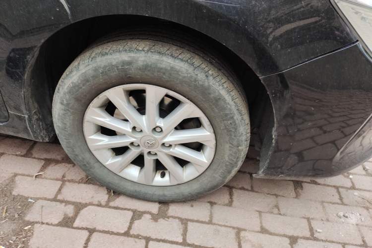 Used Toyota Camry 2016 2.0G 10th Anniversary Leading Edition Right Front Wheel Hub