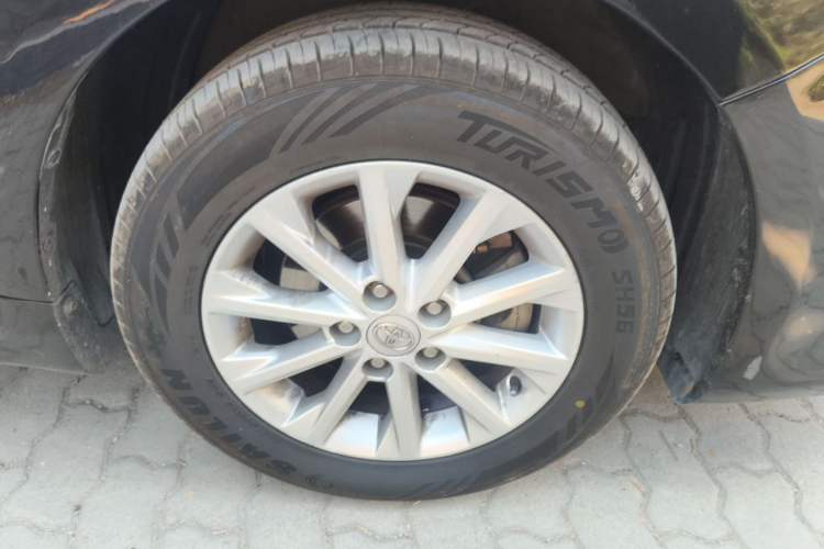 Used Toyota Camry 2016 2.0E 10th Anniversary Elite Edition Right Front Wheel Hub