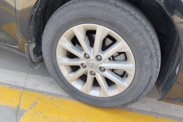 Used Toyota Camry 2016 2.0G 10th Anniversary Leading Edition Right Front Wheel Hub