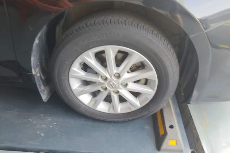 Used Toyota Camry 2016 2.0G 10th Anniversary Leading Edition Right Front Wheel Hub