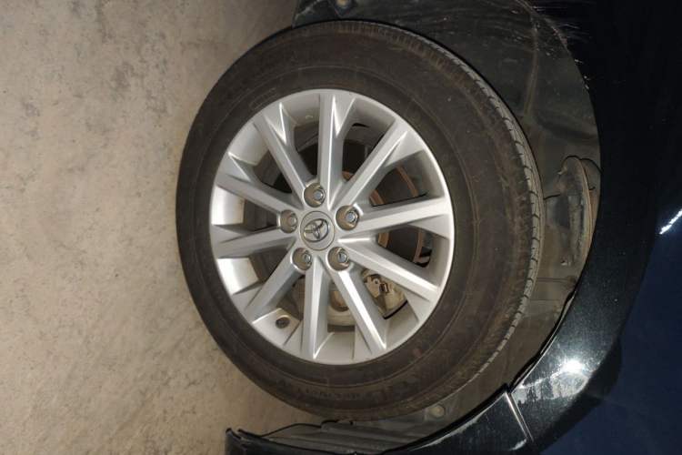 Used Toyota Camry 2016 2.0G 10th Anniversary Leading Edition Right Front Wheel Hub