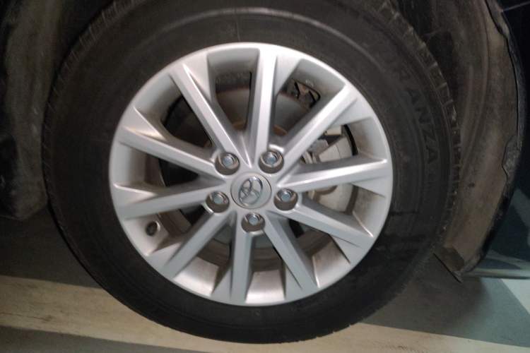 Used Toyota Camry 2016 2.0G 10th Anniversary Leading Edition Right Front Wheel Hub
