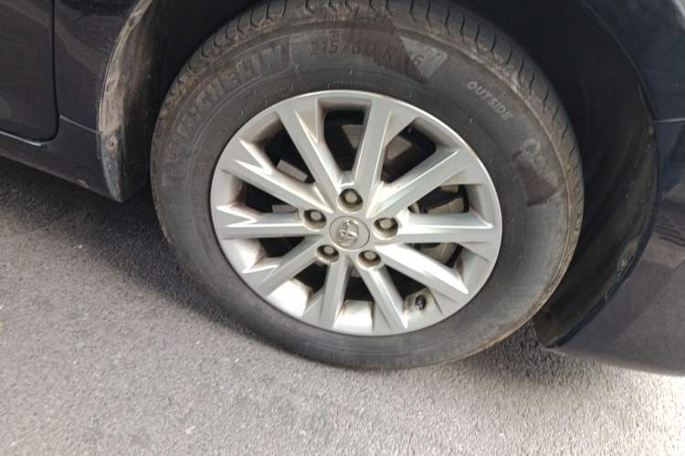 Used Toyota Camry 2016 2.0G 10th Anniversary Leading Edition Right Front Wheel Hub