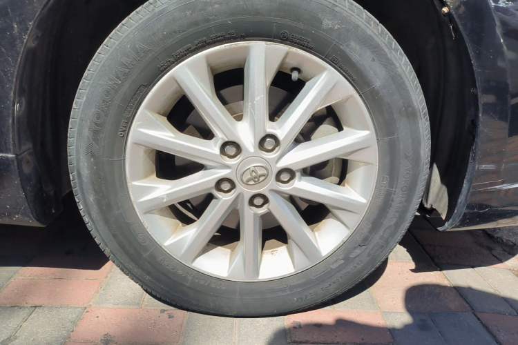 Used Toyota Camry 2016 2.0G 10th Anniversary Leading Edition Right Front Wheel Hub