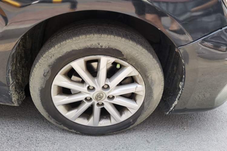 Used Toyota Camry 2016 2.0E 10th Anniversary Elite Edition Right Front Wheel Hub