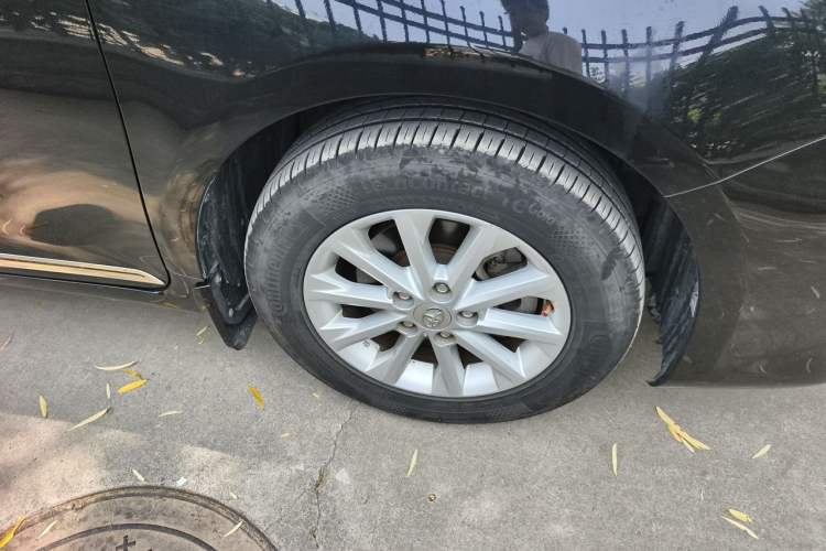 Used Toyota Camry 2016 2.0G 10th Anniversary Leading Edition Right Front Wheel Hub