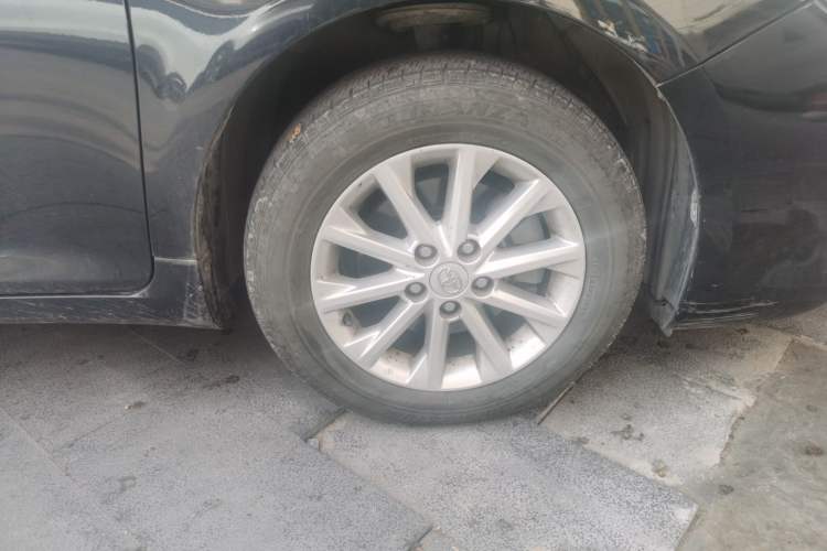 Used Toyota Camry 2016 2.0E 10th Anniversary Elite Edition Right Front Wheel Hub