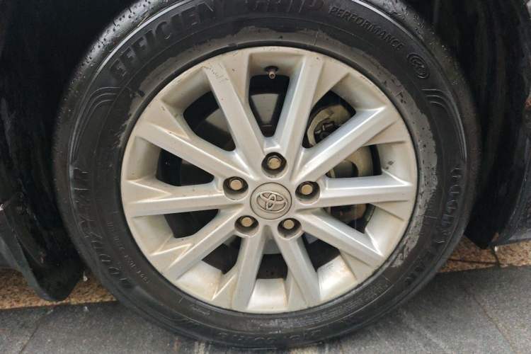 Used Toyota Camry 2016 2.0G 10th Anniversary Leading Edition Right Front Wheel Hub