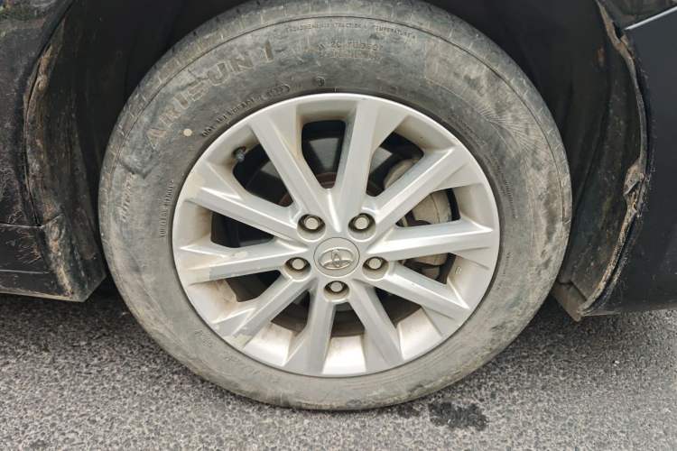 Used Toyota Camry 2016 2.0G 10th Anniversary Leading Edition Right Front Wheel Hub