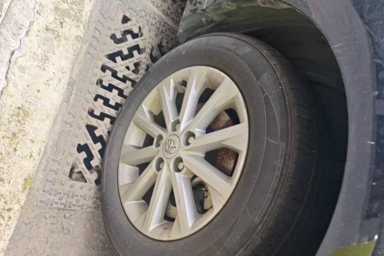 Used Toyota Camry 2016 2.0G 10th Anniversary Leading Edition Right Front Wheel Hub
