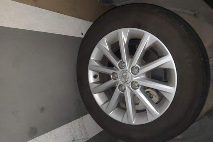Used Toyota Camry 2016 2.0G 10th Anniversary Leading Edition Right Front Wheel Hub
