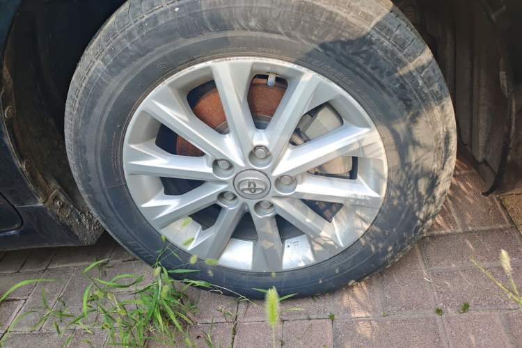 Used Toyota Camry 2016 2.0G 10th Anniversary Leading Edition Right Front Wheel Hub