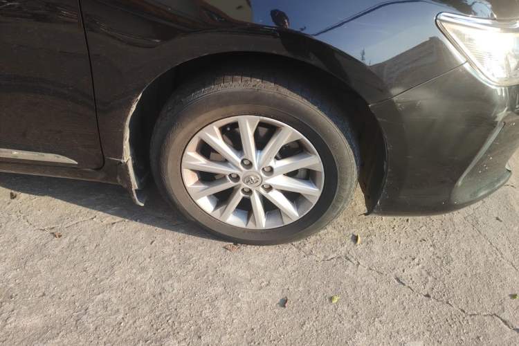 Used Toyota Camry 2016 2.0E 10th Anniversary Elite Edition Right Front Wheel Hub
