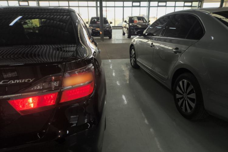 Used Toyota Camry 2016 2.0E 10th Anniversary Elite Edition Right Rear Taillight